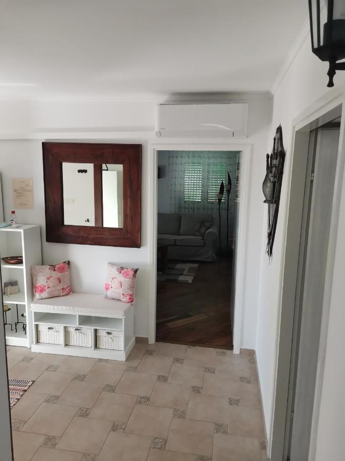 Apartmani Godinic Palit Экстерьер фото