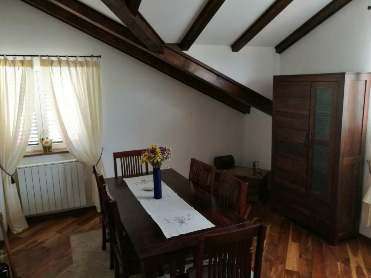 Apartmani Godinic Palit Экстерьер фото