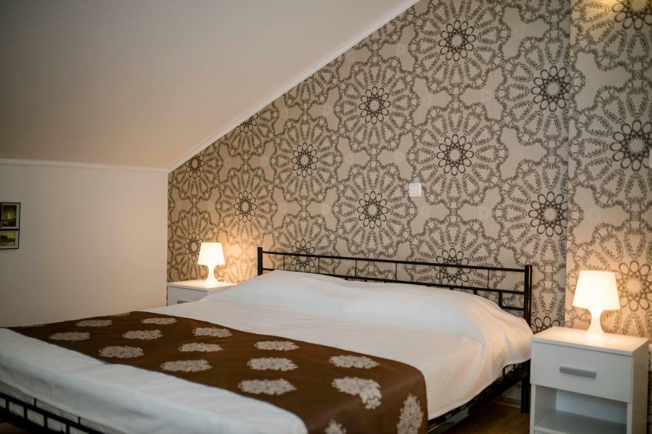 Apartmani Godinic Palit Экстерьер фото
