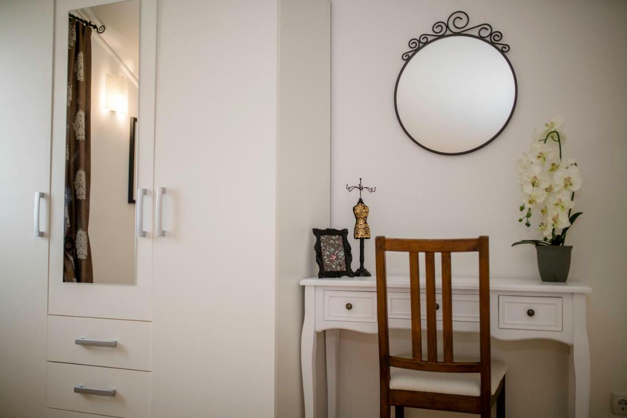Apartmani Godinic Palit Экстерьер фото