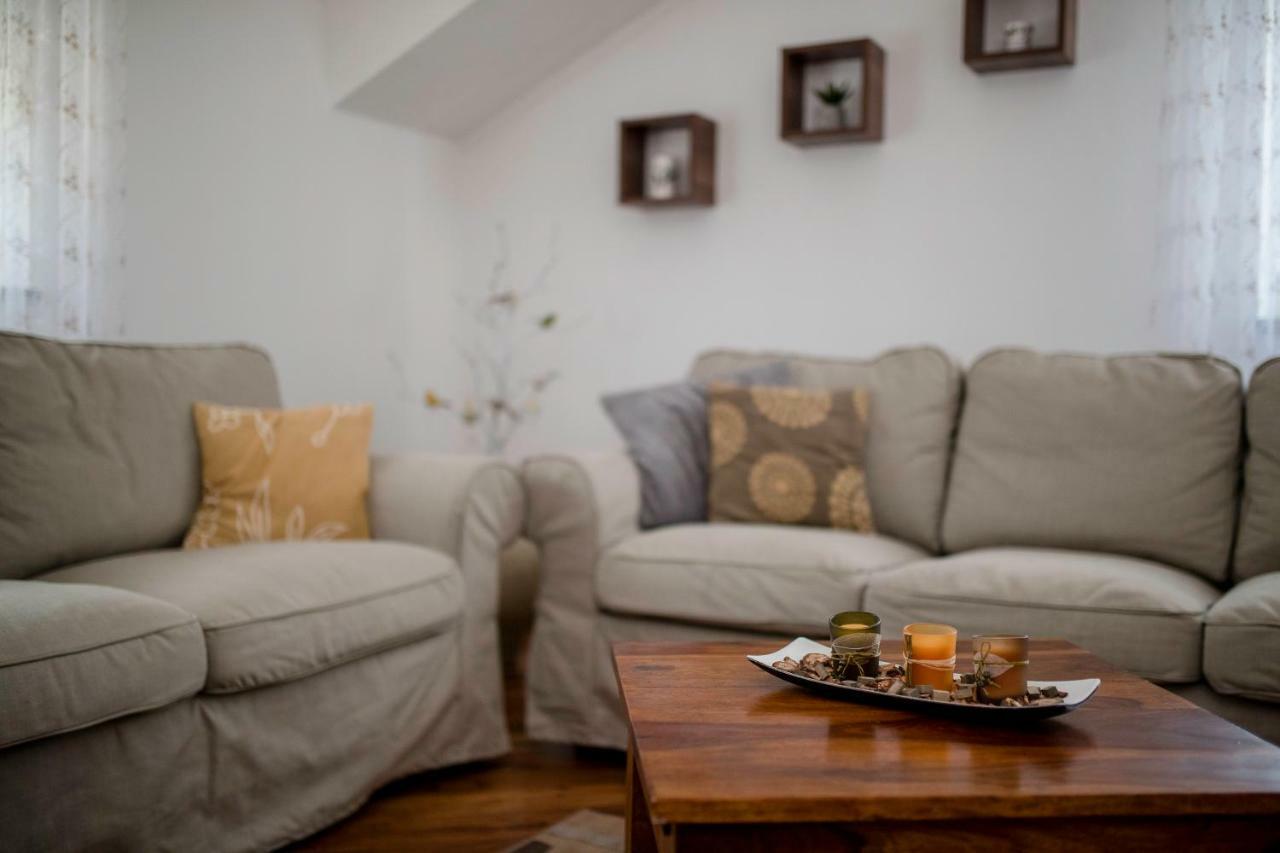 Apartmani Godinic Palit Экстерьер фото